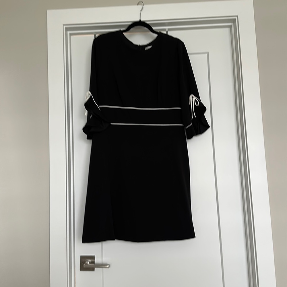Sandra Darren sheath dress with cream piping trim